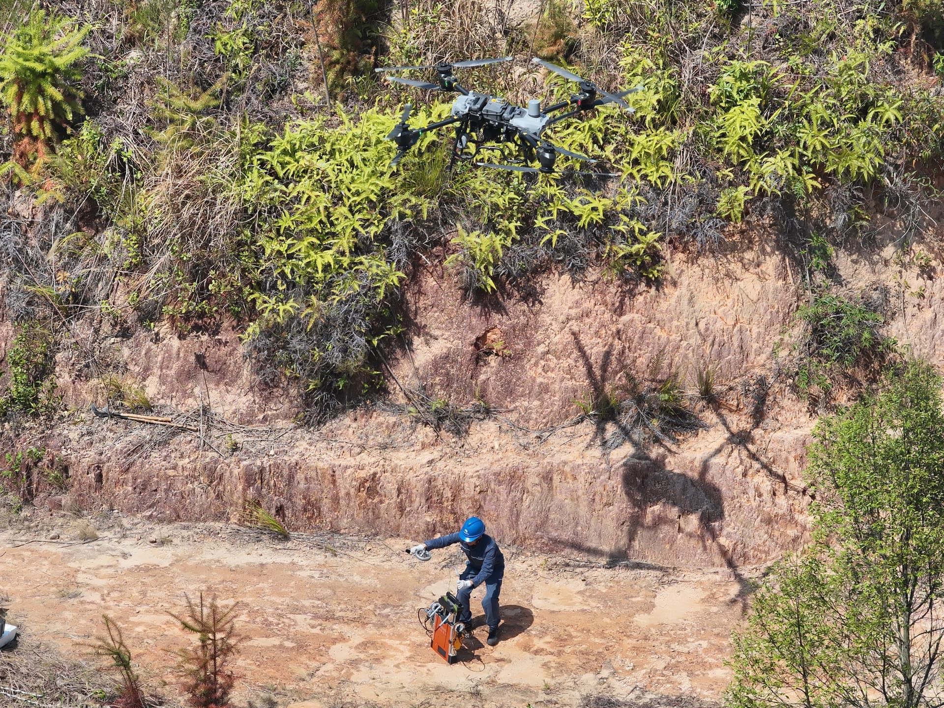 无人机作业细节画面